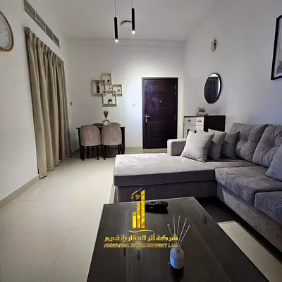 للايجارغرفه وصاله مفروشه بعجمان بفرش نظيف ومرتب اول ساكن _ الجرف 2 _ بجانب مدرسه الاقصي _  شامل جميع الفواتير والانترنت