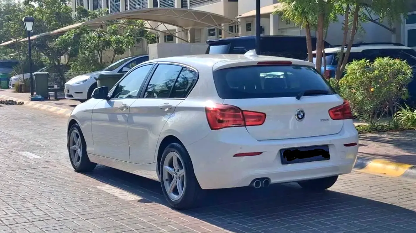 BMW 1-Series 2019 — photo 1 of 11