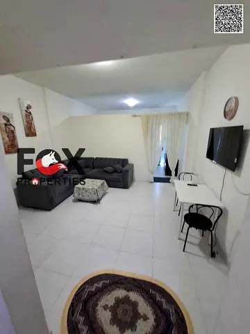 فرصة للاستثمار استديو للبيع بأبراج الفالكون مع الفرش مساحه كبيرة 680 قدم مع بلكون وباركن داخل التاور بسعر مميز جدا