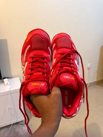 Badminton shoes
