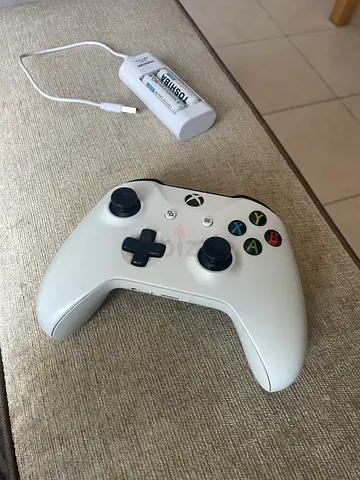 Xbox controller with batteries and charging station