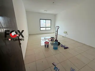 شقة غرفتين وصالة بمساحات واسعة للإيجار السنوي في النعيمية 1 عجمان | بلكونة، 2 حمام، موقع مميز قريب من جميع الخدمات تقع بوسط المدينة