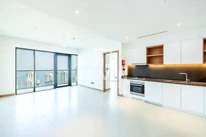 Modern Unit | Sea Vew | High Floor | Vacant