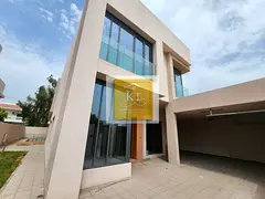 Modern Design 4 BR+ Maid!!! Independent Villa!! Private Poo &amp; Garden!!