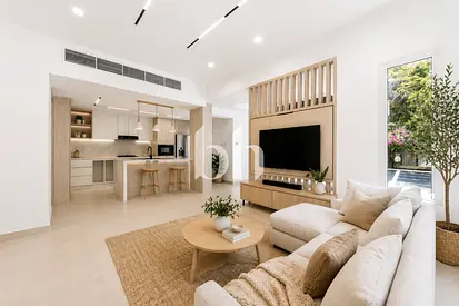Upgraded | Lake View | Bespoke | Turn-Key