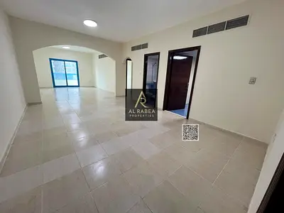 شقة غرف وصالة بمساحة ضخمة و2 حمام - موقع استراتيجي في الرميلة عجمان