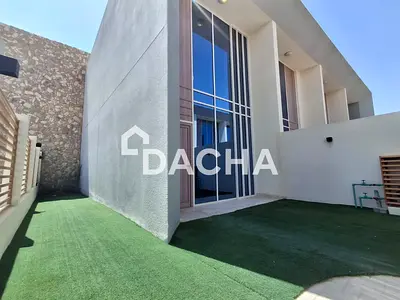 Corner Unit | Negotiable | Opportunity