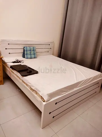 Double Bed-Queen Size+Mattress