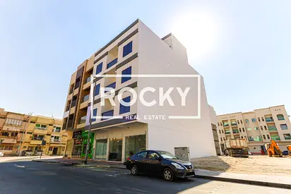 Brand New | Fitted Shop | with Washroom