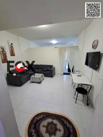 استديو للبيع  مع الفرش مجدد بالكامل بأبراج الفالكون تاور مساحه ممتازه  مع باركن داخل التاور بسعر لقطة