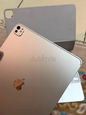 iPad Pro 13-inch M4 cellular 256 plus Magic Keyboard