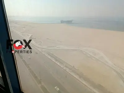 ارقي ثلاث غرف وصالة علي الكورنيش بسعر مميز جدا | تسهيلات في الدفع | تصميم عصري | تكيافت مركزية | سهزلة المخرج لدبي والشارقة