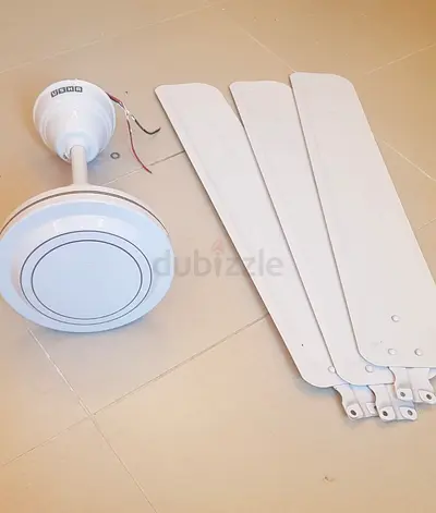 White Ceiling Fan with 3 Blades - Used, Complete Set