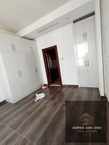 ارقي غرفه مع صاله في الجرف 1 قريب من مدرسه الاقصي مع 2 حمام مع تكييف مركزي باطلاله مميزه