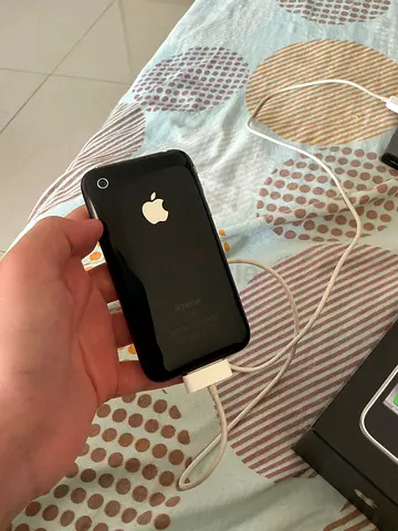 iPhone 3G with original box and accessories