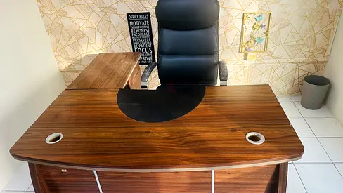 Executive Office Desk with Chair – Excellent Condition