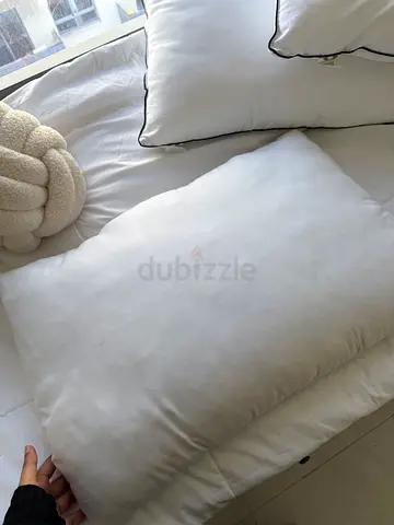 4 set of white bed HOTEL SOFT pillows BRAND NEW - NOT USED.