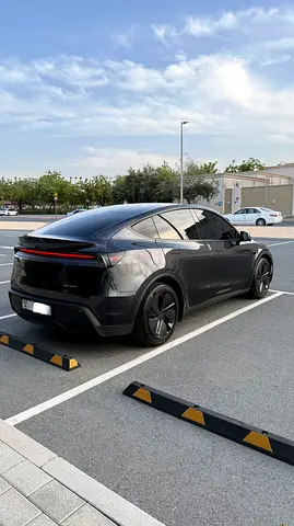 Tesla Y long range All wheel drive clean car