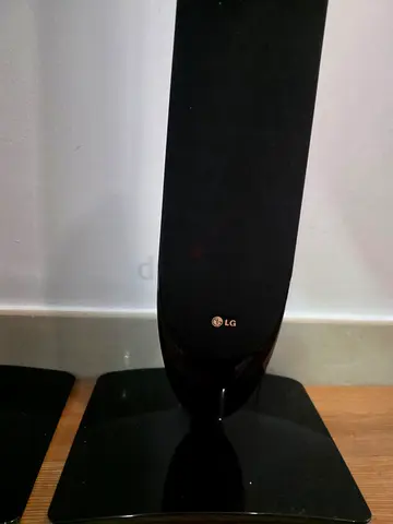 LG Tall Floorstanding Speaker - Pair (Black) - Good Condition