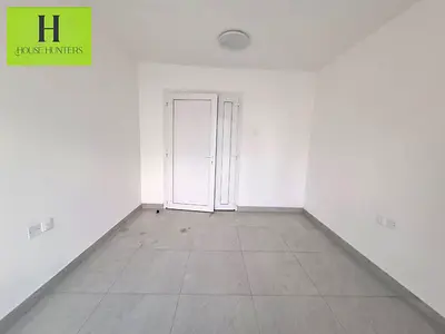 2BHK NO HALL WINDOW AC PRICE ONLY 30K 2 BATH 6 PAYMENTS