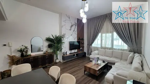 شقة مُجددة بغرفتي نوم | أرضيات خشبية | تراس واسع | جاهزة للسكن