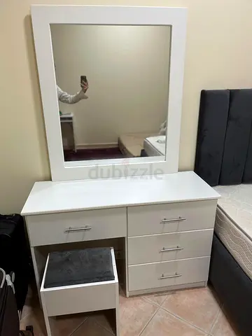 Dressing table