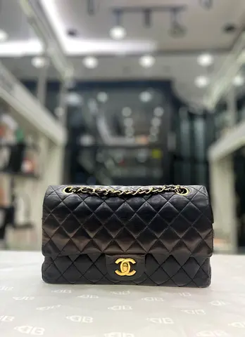 Chanel Black Quilted Lambskin Medium Classic Double Flap Bag (Authentic/PreOwned)