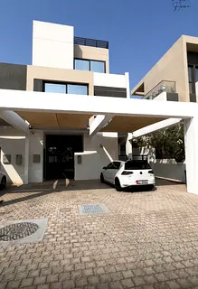 5 Bedrooms Townhouse in Faya Bloom Gardens (From the OWNER)
