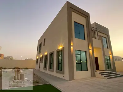 للبيع فيلا  طابقين في الحوشي