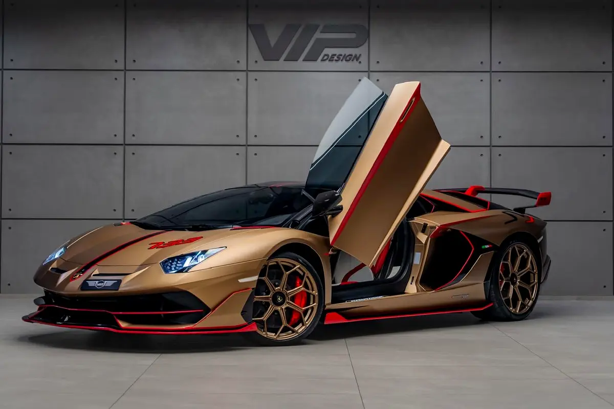 Lamborghini Aventador 2020 — photo 1 of 15