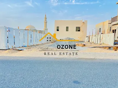 For sale in Sharjah, Al Hooshi area: Residential land plot, 3200 sq ft, on an 18-meter paved road.
