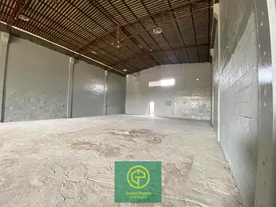 Ras Al Khor 4,200 sq. Ft warehouse with high ceiling suitable for commercial activities