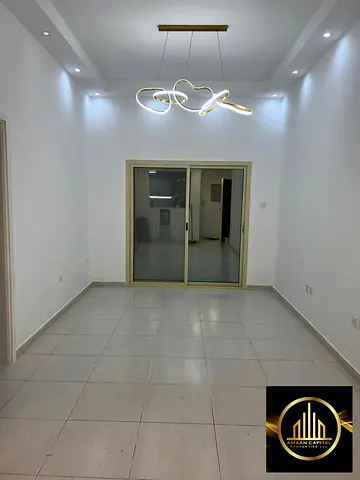 للبيع السريع باسعار اقل من سعر السوق مع باركن بمنطقة الامارات سيتي عجمان علي شارع الشيخ محمد بن زايد