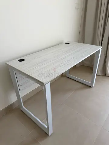 Light wood computer table + table top - good condition