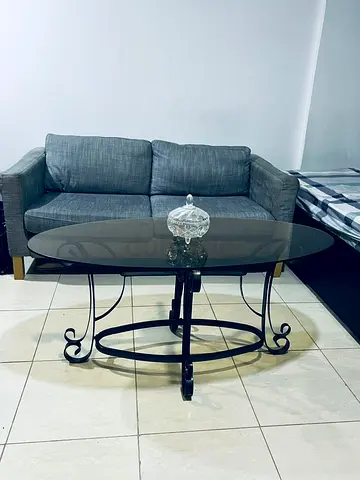 Free Giveaway – Antique Style Coffee Table (Elegant Design)