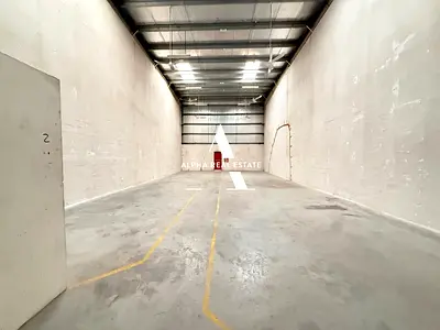 Lowest Price 2,700 Sqft Warehouse for Rent in Industrial Area 18