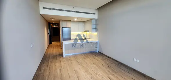 Close Kitchen / Pay with 6 Payment / Brand New