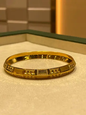 Elegant 22K Gold Bangle – Buy at Live Market Price