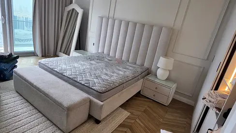 Available high quality Tha one bed with tow side table and with mirror like a new