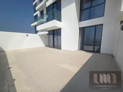 Motivated Seller - Sea View - Waterfront - Block A