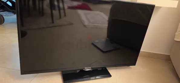 Hisense 40-inch LED Backlight LCD TV (Model LEDN40K20DP) - Working