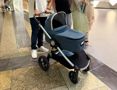 Lightly used 3-wheel pram stroller without bassinet - good condition -MamasPapas