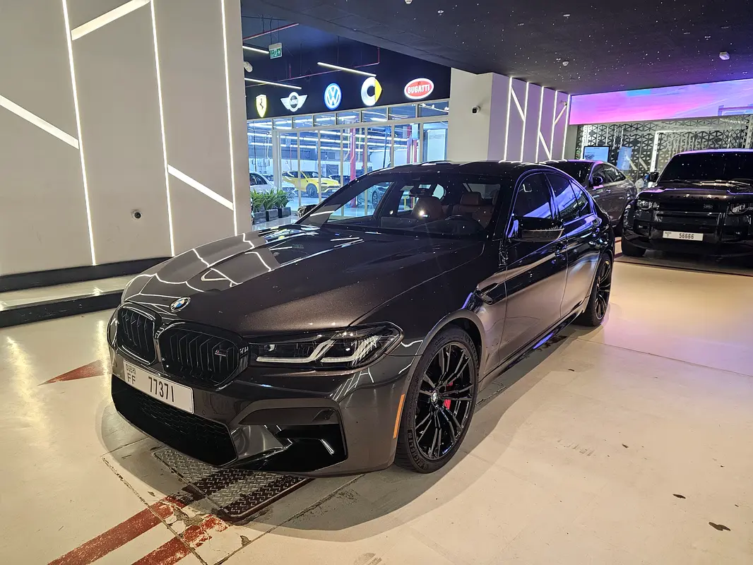 BMW M5 2023 — photo 1 of 16