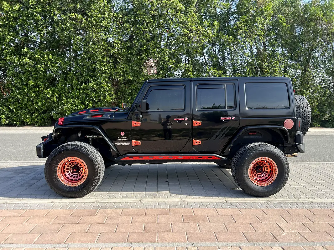 Jeep Wrangler Unlimited 2014 — photo 1 of 20