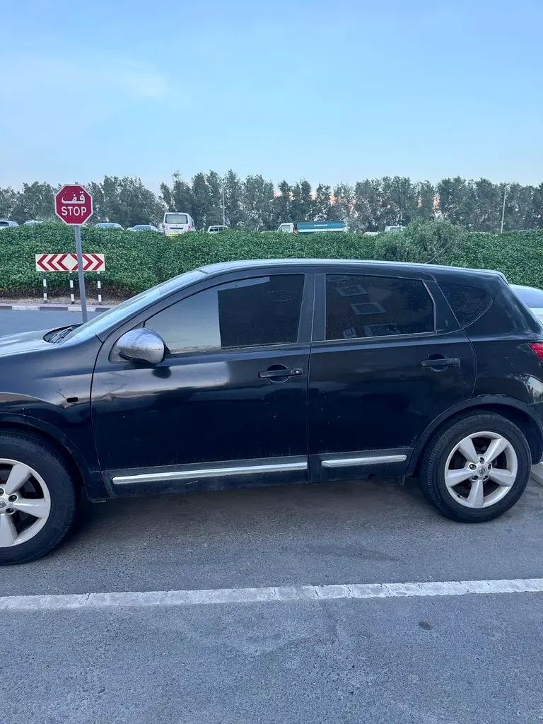 Nissan Qashqai 2008 — photo 1 of 6