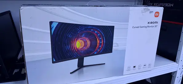 BOXED 30 INCH 200 HERTZ CURVED MONITOR @ AED 575/-