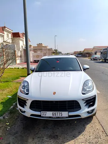 2017 Porsche Macan Standard GCC Specs