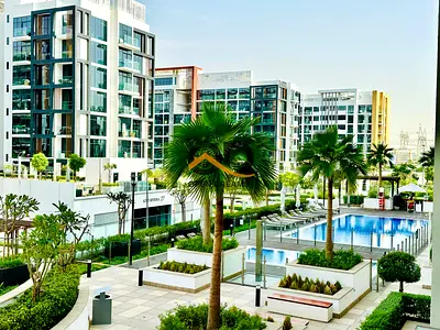 Pool View // Chiller Free // Elegant layout
