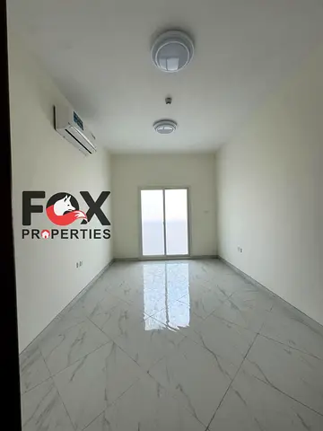 شقة اول ساكن غرفة و صالة للايجار السنوي بمساحات ممتازة تشطيب راقي \2حمام \غرفة ماستر\كارت دخول\بلكون\قريبة من جميع الخدمات سهل الخروج لدبي والشارقة