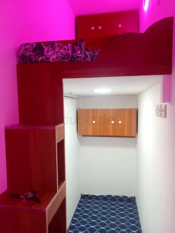 Partition room available for rent near deira city center metro